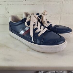 Tommy Hilfiger Women's Faux Leathet Sneakers,  Size 6.5